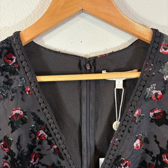 WAYF Black Floral V-Neck Mini Dress Size M Burnout Velvet Sheer Long Sleeve - Picture 5 of 12